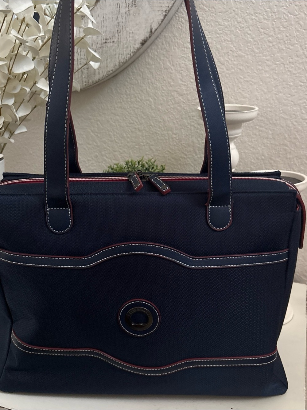 Delsey Paris Chatelet Air 2.0 Laptop shoulder bag-blue EUC